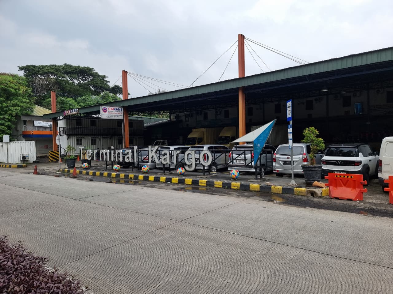 Tim Logistik PT Dedi Kargo Express